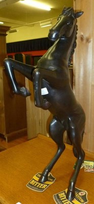 Lot 683 - Art Deco style figure of a girl and a figure of a horse