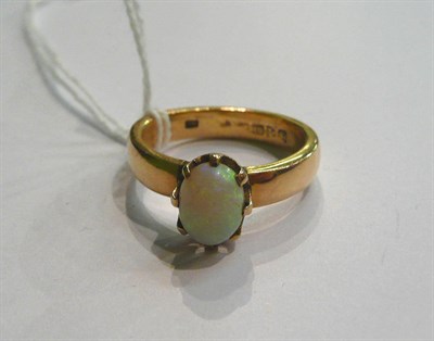 Lot 83 - An 18ct gold opal ring