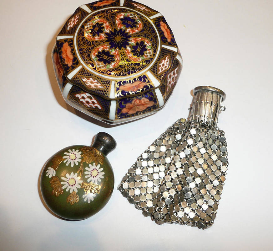Lot 213 - Royal Crown Derby trinket box, chain mail purse and a scent bottle
