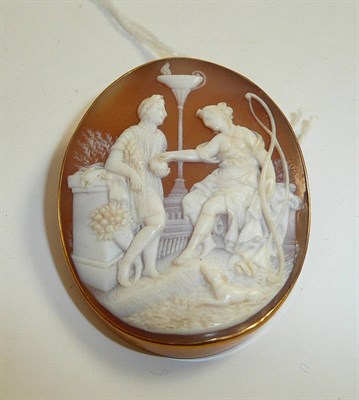 Lot 65 - A cameo brooch