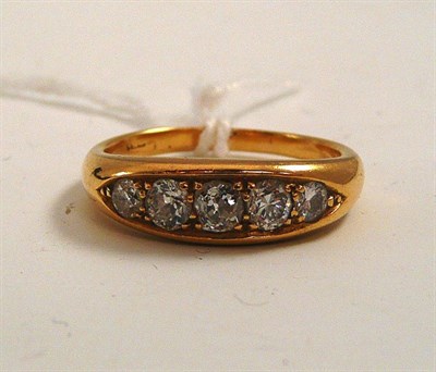 Lot 83 - A diamond five stone ring