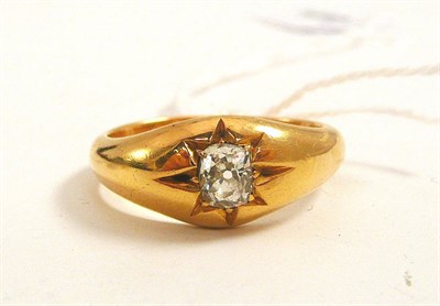 Lot 84 - An 18ct gold diamond solitaire ring