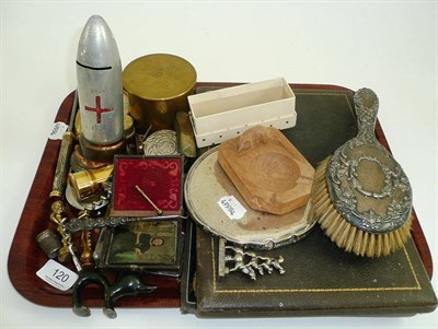 Lot 120 - A tray of collectables including 1914-1918 money box shaped of a bullet, ash tray etc