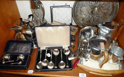 Lot 156 - A quantity of plated ware, cased sets, cased silver salts, etc