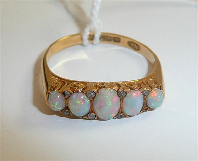 Lot 209 - An opal and 18ct gold ring