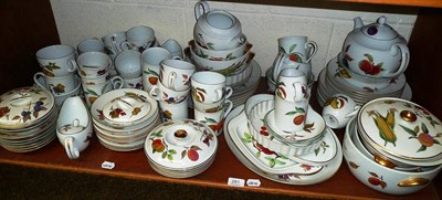 Lot 281 - Quantity of Royal Worcester Heavsham tea and dinner wares