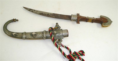 Lot 355 - An Eastern dagger