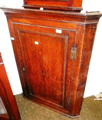 Lot 522 - Oak corner cupboard