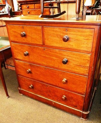 Lot 554 - Victorian mahogany straight fronted chest