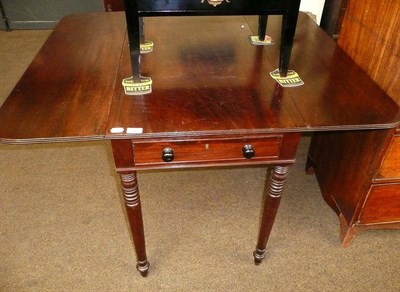 Lot 566 - A Regency mahogany Pembroke table