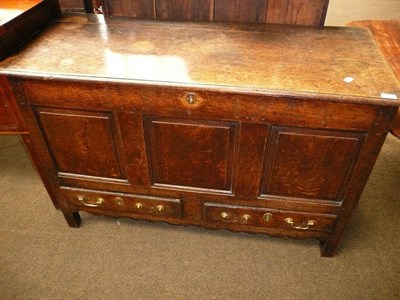 Lot 605 - 18th century mule chest