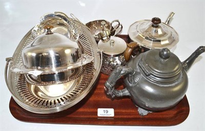 Lot 19 - A quantity of plated ware and a pewter teapot