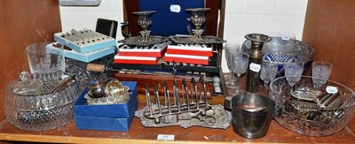 Lot 77 - A shelf of cut glass and silver plated items