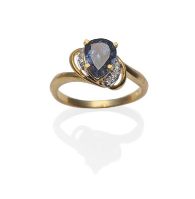 Lot 365 - An 18 Carat Gold Alexandrite Ring, the pear cut alexandrite in a yellow claw setting, with...