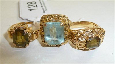 Lot 128 - Three ladies 18ct gold dress rings