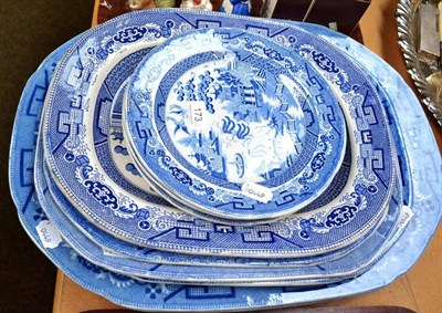 Lot 173 - Six Willow pattern meat plates, and five dinner plates