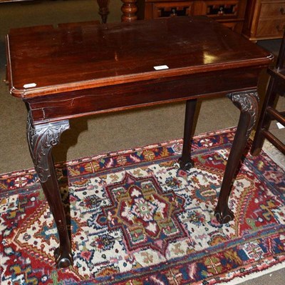 Lot 443 - Georgian style mahogany side table on cabriole legs