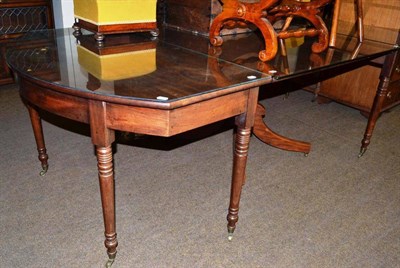 Lot 447 - George III dining table