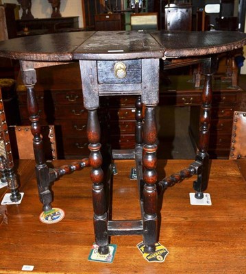 Lot 500 - 18th century oak gateleg table