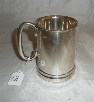 Lot 115 - A silver tankard with glass base, maker's mark 'E V'