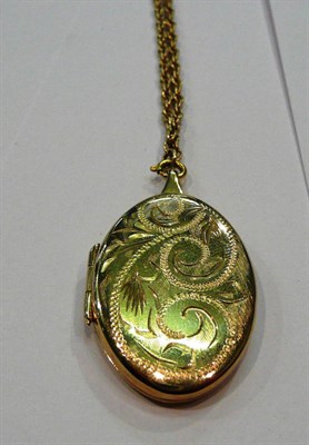 Lot 226 - A 9ct gold locket on chain