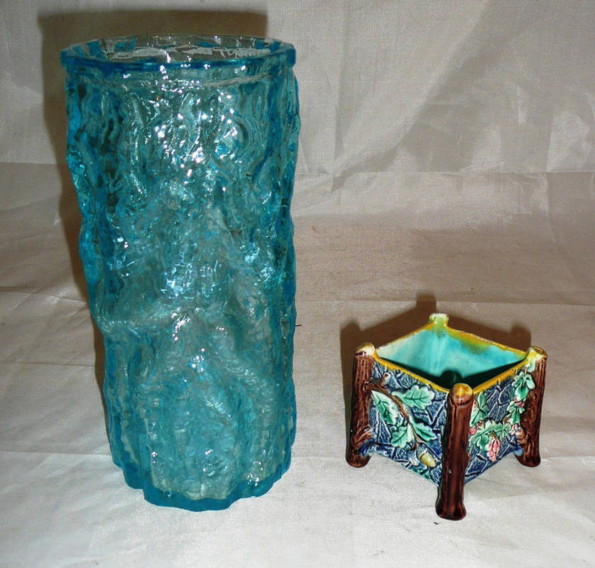 Lot 322 - A blue Whitefriars style vase and a Majolica vase