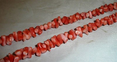 Lot 329 - Coral necklace with 9ct gold clasp