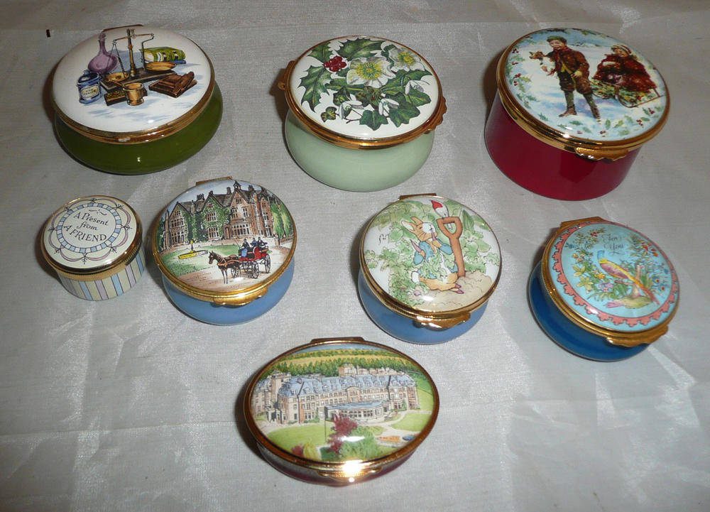 Lot 363 - Eight assorted enamel patch boxes