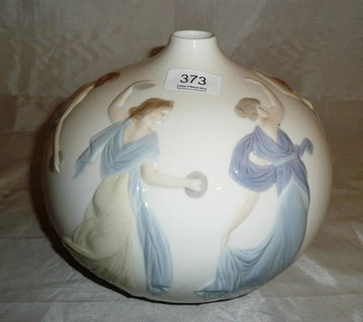 Lot 373 - Lladro globular vase