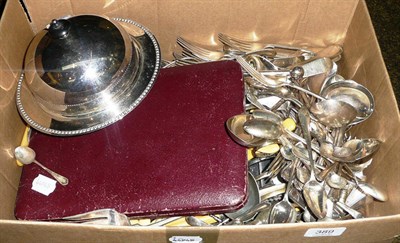 Lot 389 - Box of assorted loose plated flatwares etc