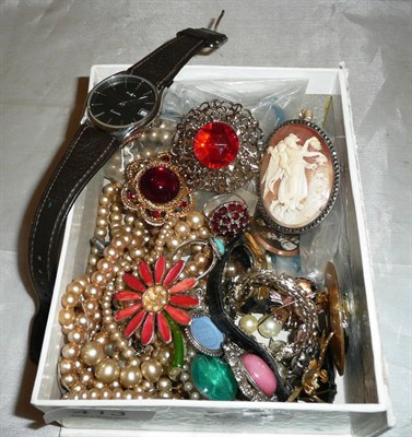 Lot 413 - A small quantity of costume jewellery