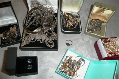 Lot 417 - Assorted silver and costume jewellery, simulated pearls, moonstone and tiger's eye set...