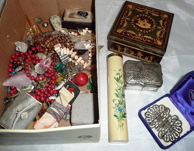 Lot 422 - Box of assorted costume jewellery etc