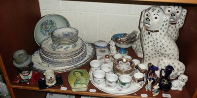 Lot 467 - A collection of decorative china and tea ware