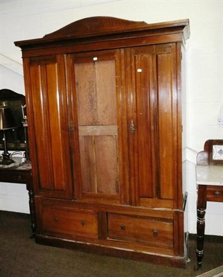 Lot 582 - Late Victorian three piece bedroom suite including marble top washstand