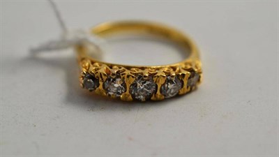 Lot 63 - An 18ct gold graduated diamond five stone ring