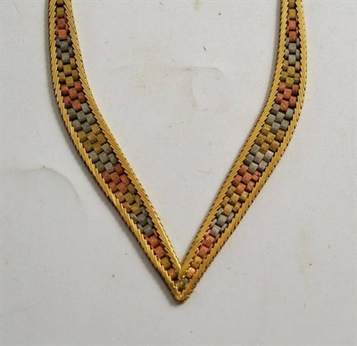 Lot 93 - A 9ct gold three colour collarette