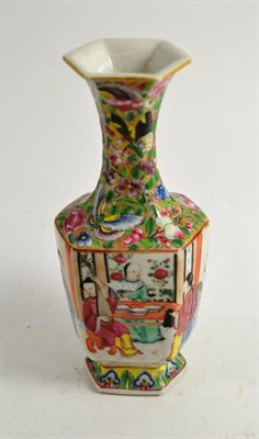 Lot 118 - A Chinese Canton small vase