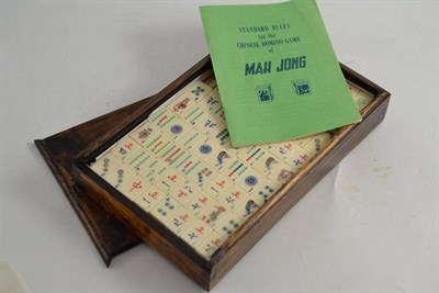 Lot 126 - A bone and bamboo Mahjong set in wooden box