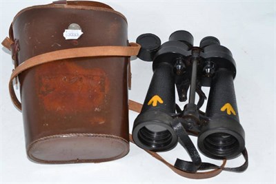 Lot 132 - A pair of military issue Barr and Straud binoculars