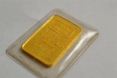 Lot 174 - A 10g ingot of fine gold