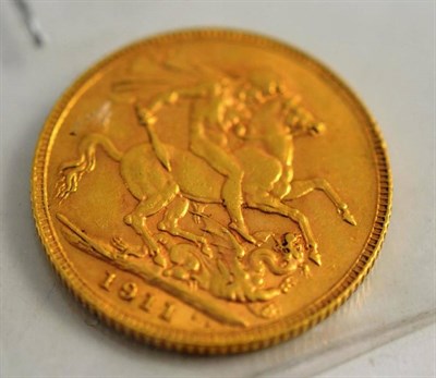 Lot 270 - Gold sovereign dated 1911