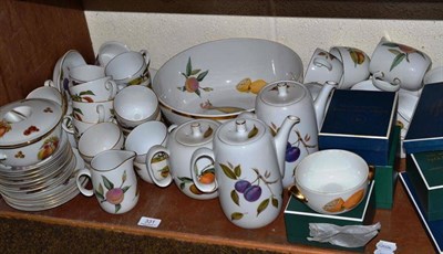 Lot 331 - A shelf of mainly Royal Worcester Evesham pattern dinner and tea wares