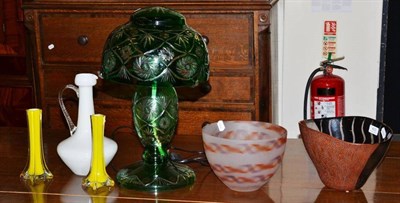 Lot 400 - A decorative green flashed mushroom lamp and five decorative vases/bowls