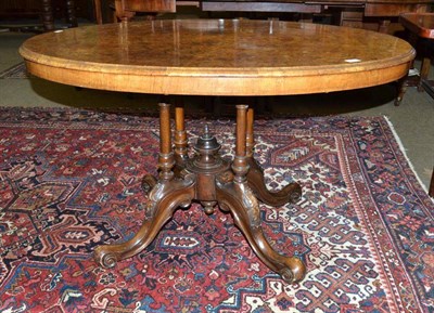 Lot 538 - Walnut Victorian inlaid loo table