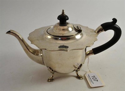 Lot 107 - A silver teapot