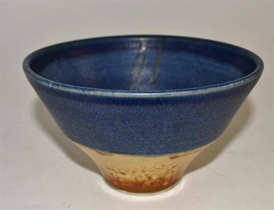 Lot 109 - Studio pottery porcelain bowl stamped 'LR'