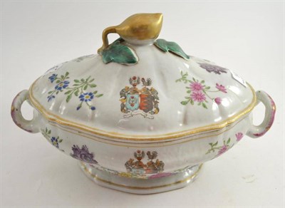 Lot 149 - Chinese porcelain armorial tureen