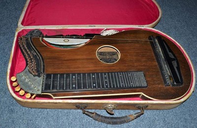 Lot 292 - A cased Zither