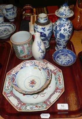 Lot 10 - A quantity of assorted Oriental ceramics
